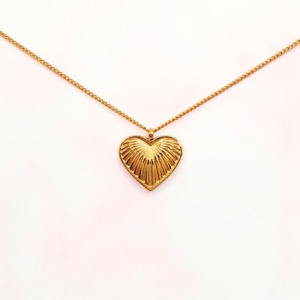 Love Heart: Barbie Heart Necklace