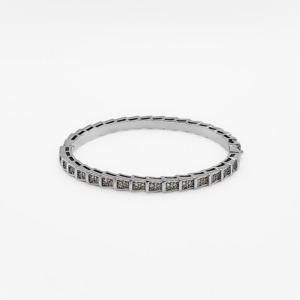 Bracelets: Crystal Bangle