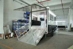 Caravan: Toy Hauler-12