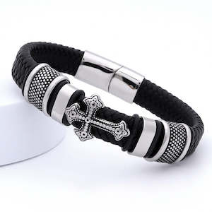 Leather Bracelets: Cross Braided Leather Bracelet