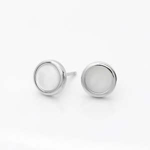 Stud Earrings: White Mother of Pearl Round Stud Earrings
