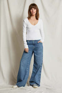 Perfect White Tee Kitt Long Sleeve V Neck - White