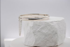 Sterling Silver Hinged Bangle - Global Diamonds