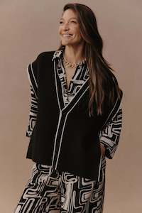 Size 18 Plus: Avino Knit Vest - Black