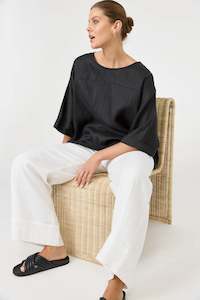 Eb Ive: Studio Relaxed Top / Ebony