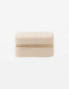 Stella Gemma: Jewellery Box - Putty Quilted Large Square