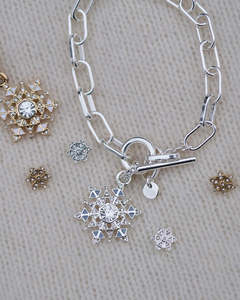 Accessories: 3018-0727 Snow Flake Bracelet - Silver