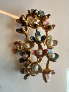 Accessories: Betty Brooch
