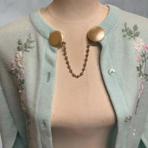 Accessories: Cassie Collar Clip