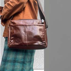 Edward Messenger Bag