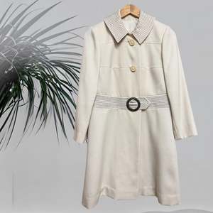 All: Petite Vogue 60’s Coat Size 8/10