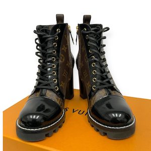 Consignment: Louis Vuitton Star Trail Ankle Boot (40)