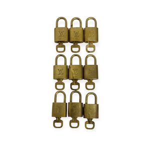 Designer Accessories: 1 Unit of Louis Vuitton Vintage Padlock with Key