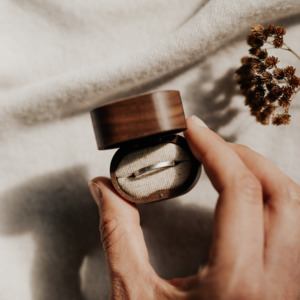 Non Rings: Wooden Ring Box