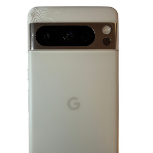 Pixel 8 Pro / 128GB / 2 - Very Good (Cracked Back Glass) / Porcelain