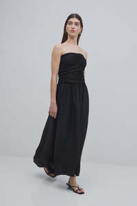 Yerse: Yerse Strapless Draped Dress - Black