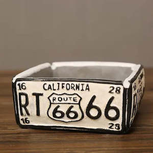 Plant Supplies: Vintage R66 Planter 13x13x6 White