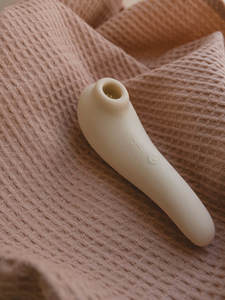 Clitoral Play: Jasmine Clitoral Sucking Vibrator