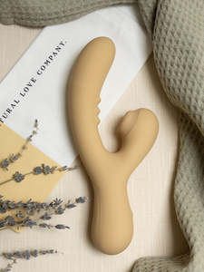 Clitoral Play: Camphor