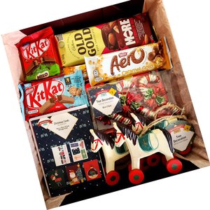 Products: Tree Decoration with Choc Bars - GoodWishBox