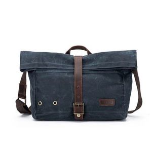 Della Q Roll top shoulder bag 40.6x24.1x8.9cm