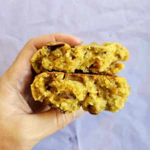 Cookies: Choc Chip Walnut NYC Cookies