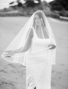 Products: Minimal Midi Veil
