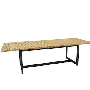 Outdoor Furniture: Hollyford Outdoor Teak Extension Dining Table