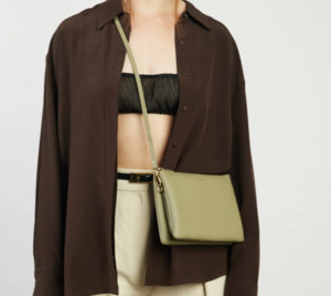 Saben: Tillys Big Sis Crossbody Eucalyptus