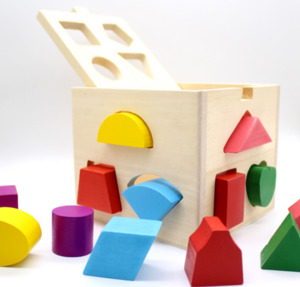 Wooden Toys: Wooden Shape Sorter