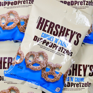 Hershey's Cookies & Cream Dipped Pretzels 120g