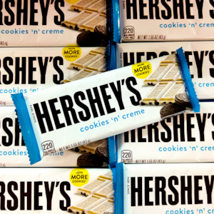 Hershey's Cookies & Cream Bar