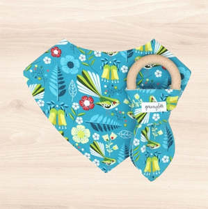 Fantail Flora Dribble Bib & Fantail Flora Teething Ring