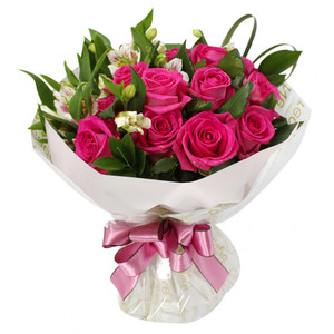 Occasions: Mixed Pink Rose Posy