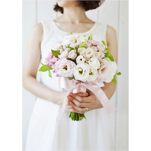 Wedding flower delivery: The Standard Package