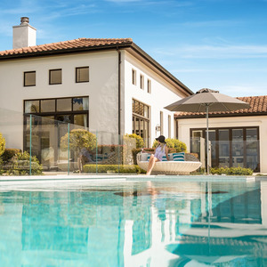 Shade7 Outdoor Umbrellas: Shade7 Venice Outdoor Umbrella - Charcoal - 3.1m Octagonal