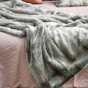 Nz Made: Heirloom NZ Made Faux Fur Throw - 150x180cm - Silver Marten