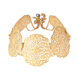 Products: Isabella Collar