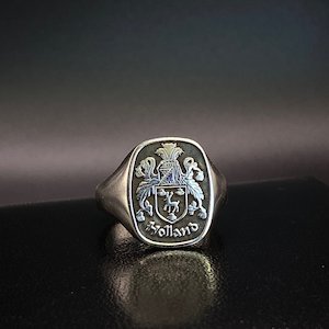 Family Crest Signet Ring – Silver