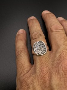 Products: Family Crest Signet Ring – White Gold