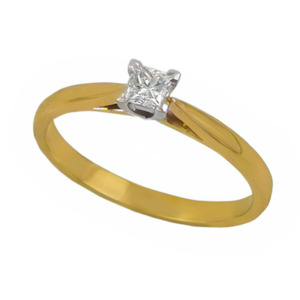 Diamond Ring: 9ct Gold Princess Cut Diamond Solitaire Ring
