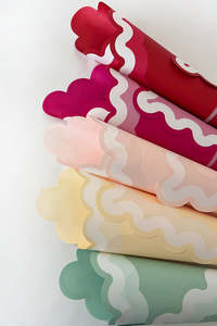 Packaging: Wavy Scallop Pearlwrap Pk20 (unit 1)