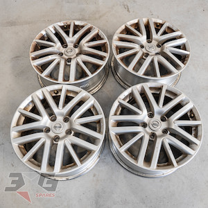 Wheels Tyres: OEM Nissan Fuga Alloy Wheel Set 17x7 inch +45 Offset 5x114.3 PCD Stud Pattern