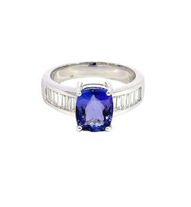 Engagement Rings: 2.71ct Tanzanite & Diamond TDW=0.56ct Ring in 18ct White Gold