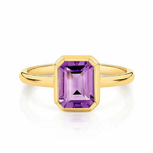 Gemstone Rings: Emerald Cut Amethyst Rub Set Ring