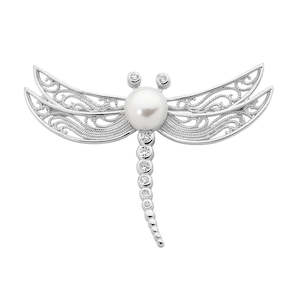 Dragonfly silver brooch with fresh water Pearl