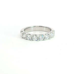 Rings: 18ct White Gold Diamond Set Ring