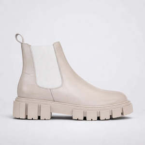 Boots 1: EOS Fea Stone
