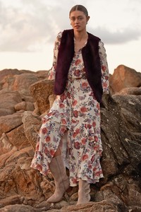 Zoe Kratzmann: Affirm Vest - Berry