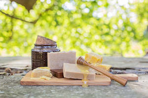 Body: Nudi Point - Honey, mind your Beeswax Body Bar